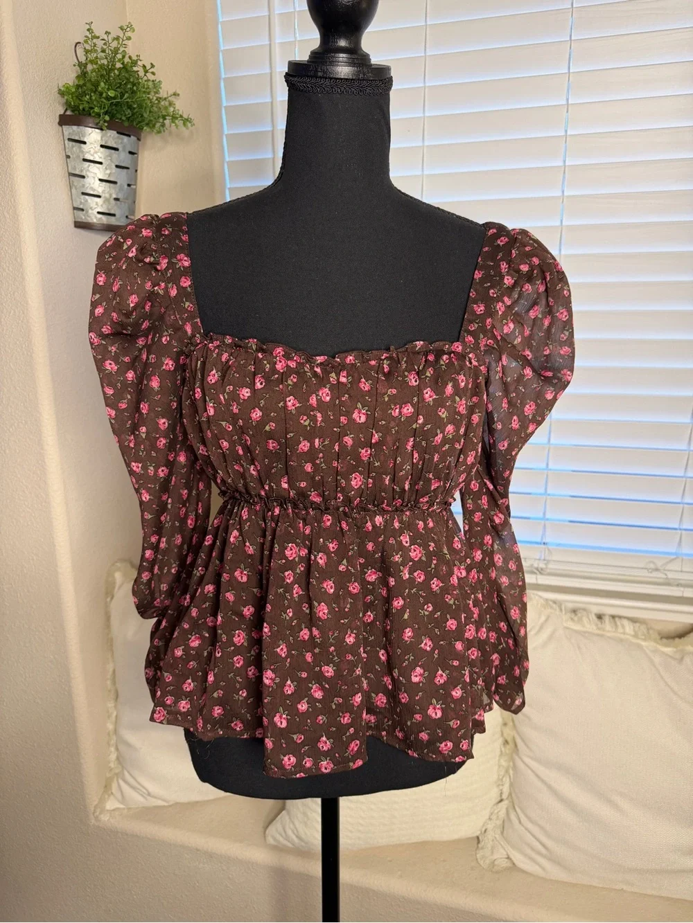 Astr The Label Floral Print Smocked Babydoll Blouse Puff Sleeve Peplum Top